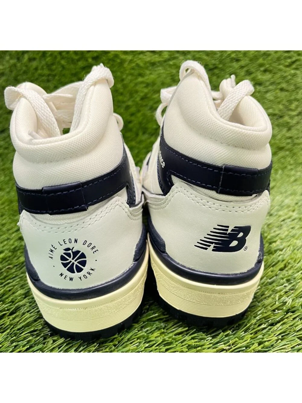 New Balance 650R Boys Size 4Y Cream Blue Athletic Outdoor Leather Shoes Sneakers
